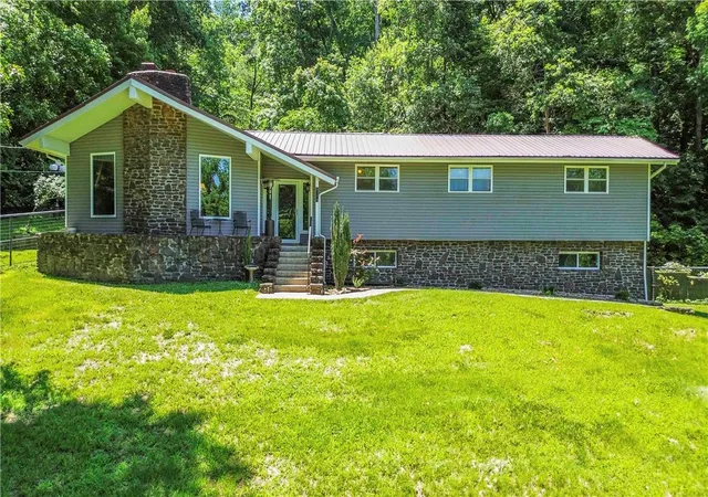 Photo 3 of Single family home for sale at 8173 Spanker Creek Rd, Bentonville, AR 72712 | MLS# 1359830 | Listing updated on 2026-08-28