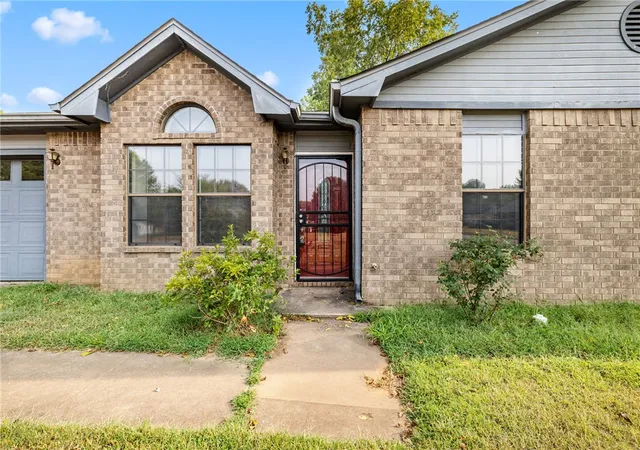 Photo 4 of Single family home for sale at 1503 Grand Oak Dr, Greenwood, AR 72936 | MLS# 1360431 | Listing updated on 2026-10-15