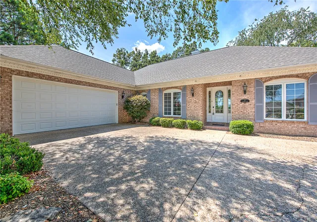 Photo 1 of Single family home for sale at 5 Clubhouse Pl, Bella Vista, AR 72715 | MLS# 1360209 | Listing updated on 2026-09-13