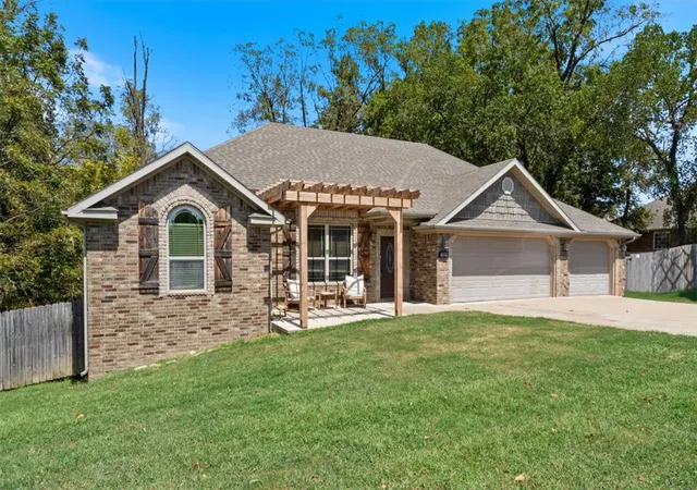 Photo 1 of Sale Pending at 3220 Springhill Ave, Springdale, AR 72762 | MLS# 1359837 | Listing updated on 2026-09-05