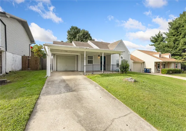 Photo 1 of Single family home for sale at 606 N Village Inn Rd, Harrison, AR 72601 | MLS# 1360408 | Listing updated on 2026-08-29