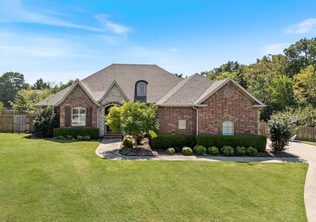 Photo 2 of Single family home for sale at 2857 Pebblestone Dr, Fayetteville, AR 72701 | MLS# 1360456 | Listing updated on 2026-09-05
