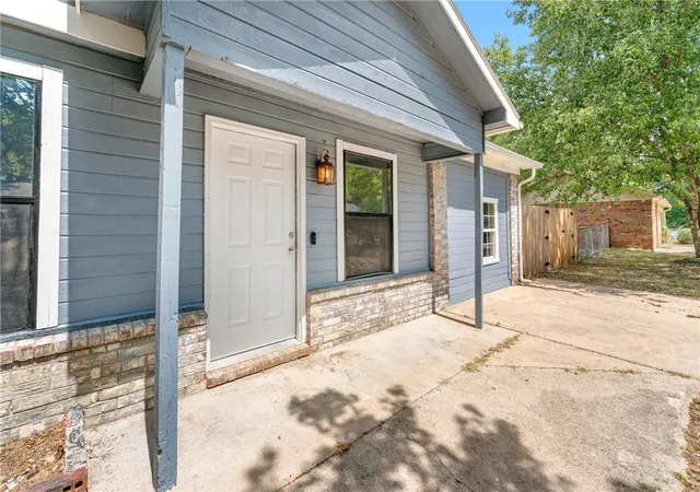 Photo 2 of Single family home for sale at 1260 Walnut Pl, Elkins, AR 72727 | MLS# 1360389 | Listing updated on 2026-09-09