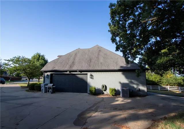 Photo 4 of Single family home for sale at 3243 N Blue Star Dr, Fayetteville, AR 72703 | MLS# 1360485 | Listing updated on 2026-09-05