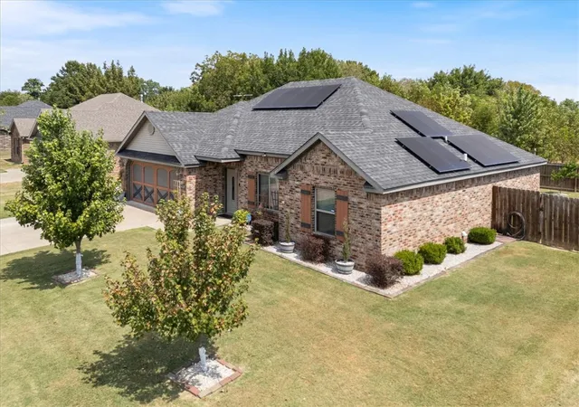 Photo 2 of Single family home for sale at 1621 Citation Ln, Prairie Grove, AR 72753 | MLS# 1360488 | Listing updated on 2026-09-09
