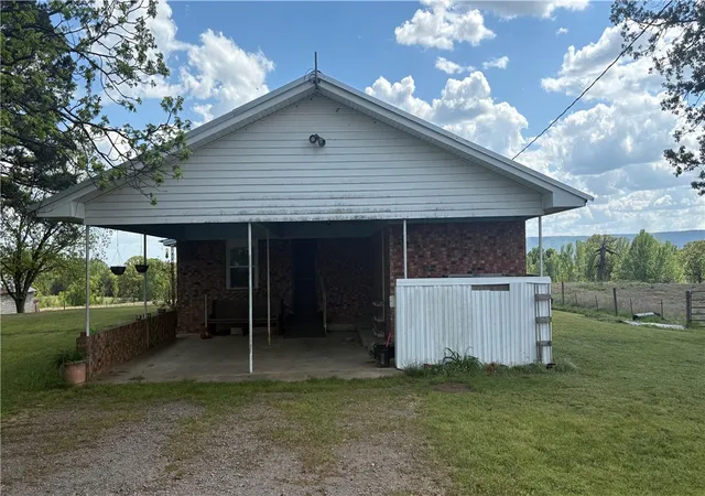 Photo 5 of Single family home for sale at 2 Old Wire Rd, Atkins, AR 72823 | MLS# 1360497 | Listing updated on 2026-08-29