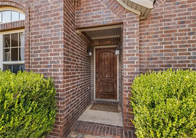 Photo 2 of Single family home for sale at 2900 Sw Oakleigh Rd, Bentonville, AR 72713 | MLS# 1360455 | Listing updated on 2026-08-29