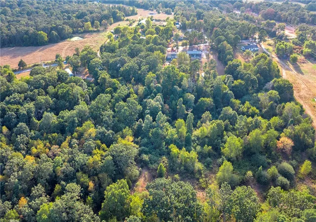 Photo 4 of Manufactured home for sale at 3095 Waukesha, Siloam Springs, AR 72761 | MLS# 1359463 | Listing updated on 2026-10-05