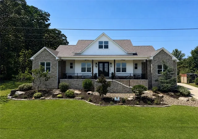 Photo 1 of Sale Pending at 1009 Hilltop Dr, Russellville, AR 72802 | MLS# 1360481 | Listing updated on 2026-09-04