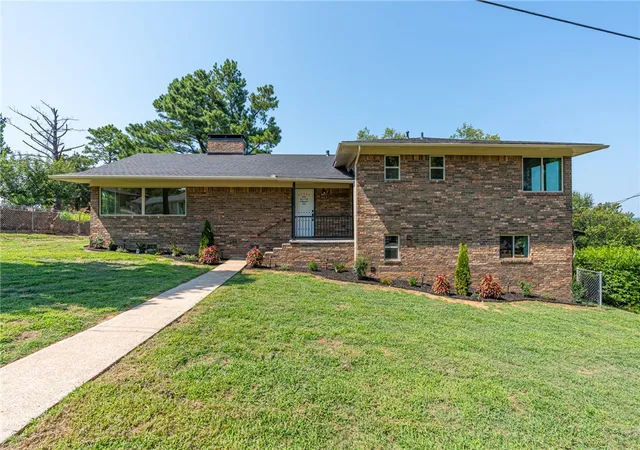 Single family home for sale at 1803 Parkview Dr, Van Buren, AR 72956 | MLS# 1359833