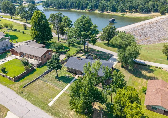 Photo 2 of Single family home for sale at 1803 Parkview Dr, Van Buren, AR 72956 | MLS# 1359833 | Listing updated on 2026-09-11