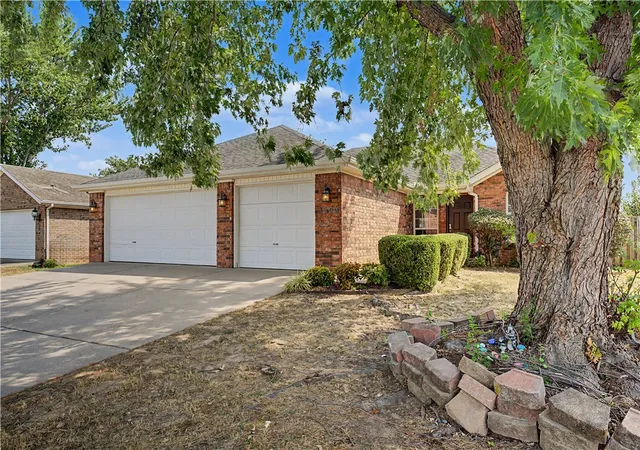 Photo 3 of Single family home for sale at 3909 Sw Moline Ave, Bentonville, AR 72712 | MLS# 1360507 | Listing updated on 2026-08-30