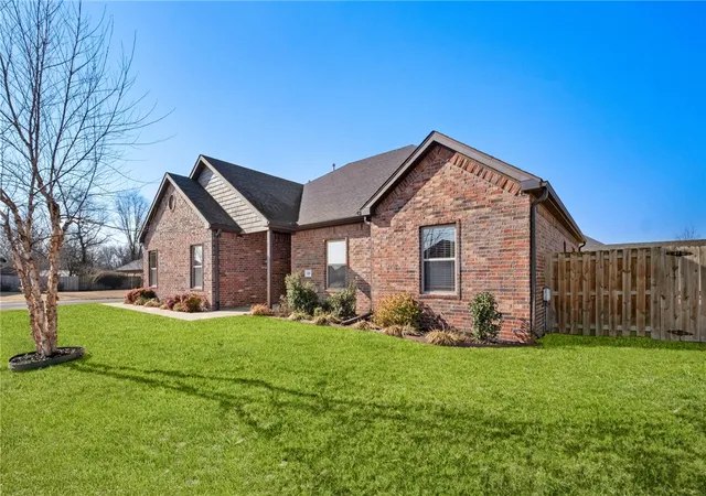 Photo 2 of Single family home for sale at 555 Harrison St, Pea Ridge, AR 72751 | MLS# 1360515 | Listing updated on 2026-08-30