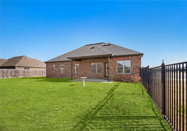 Photo 3 of Single family home for sale at 555 Harrison St, Pea Ridge, AR 72751 | MLS# 1360515 | Listing updated on 2026-08-30