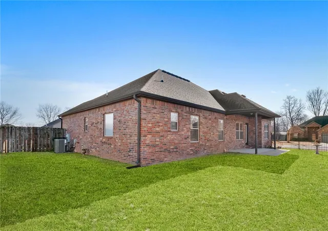 Photo 3 of Single family home for sale at 555 Harrison St, Pea Ridge, AR 72751 | MLS# 1360515 | Listing updated on 2026-08-30