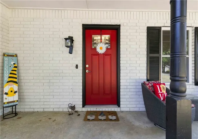 Photo 3 of Sale Pending at 308 E Village Dr, Fayetteville, AR 72703 | MLS# 1360319 | Listing updated on 2026-09-07