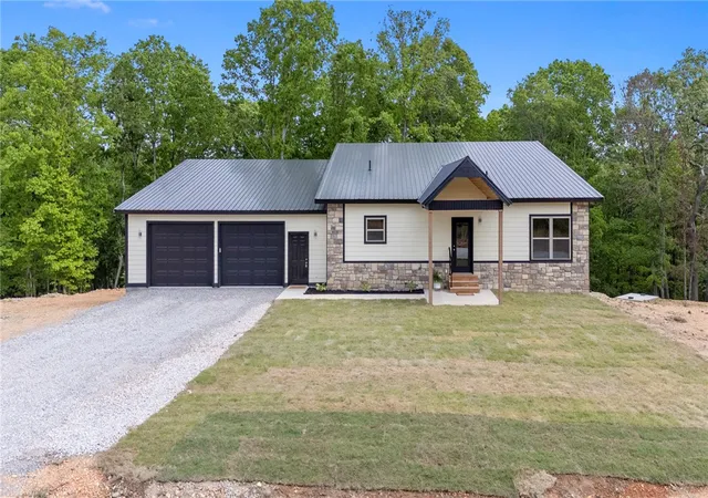 Photo 2 of Single family home for sale at 834 Oriole Ln, Noel, MO 64854 | MLS# 1360526 | Listing updated on 2026-08-31