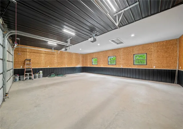 Photo 3 of Single family home for sale at 834 Oriole Ln, Noel, MO 64854 | MLS# 1360526 | Listing updated on 2026-08-31