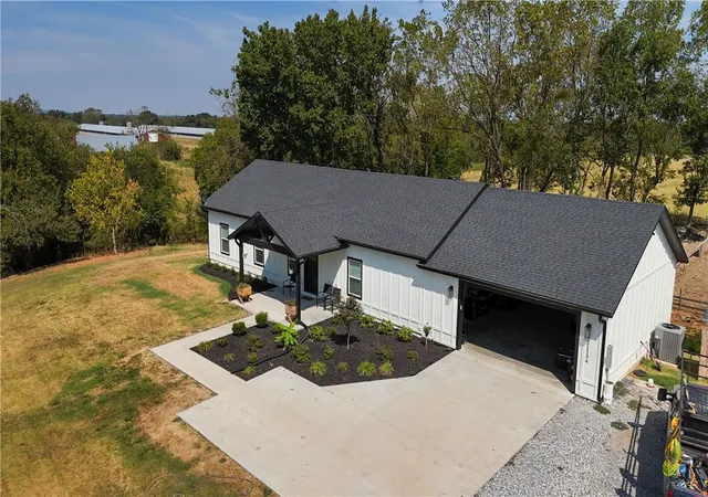 Photo 3 of Single family home for sale at 21534 Keaton Rd, Springdale, AR 72764 | MLS# 1360549 | Listing updated on 2026-09-26