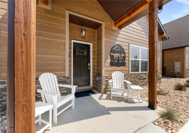 Photo 3 of Single family home for sale at 153 Pioneer Peak Rd #31, Kimberling City, MO 65686 | MLS# 1360517 | Listing updated on 2026-09-03