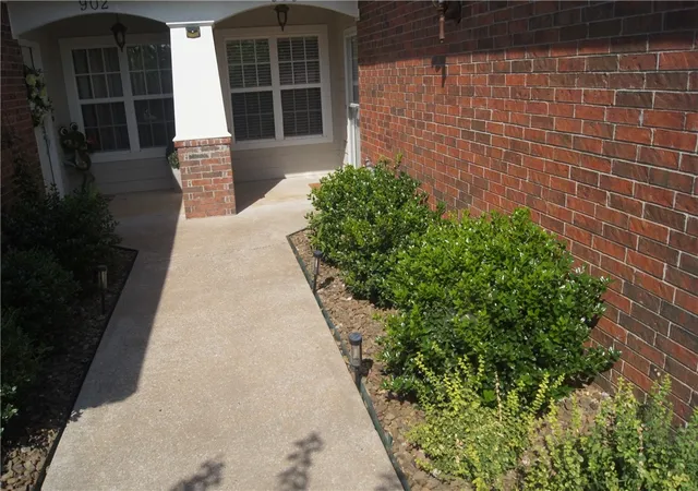 Photo 3 of Townhouse for sale at 900 Dixon, Rogers, AR 72758 | MLS# 1359080 | Listing updated on 2026-09-02