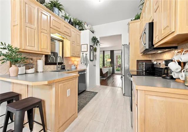 Photo 3 of Sale Pending at 12 Kendal Dr, Bella Vista, AR 72714 | MLS# 1360540 | Listing updated on 2026-09-09