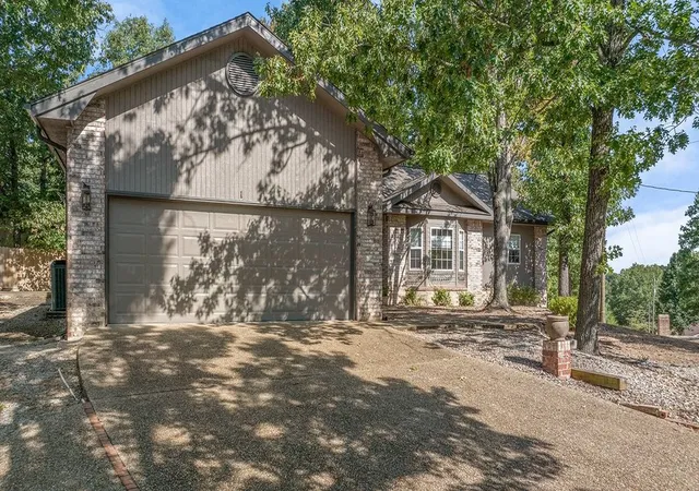 Photo 1 of Single family home for sale at 1 Breton Way, Bella Vista, AR 72715 | MLS# 1360546 | Listing updated on 2026-09-12