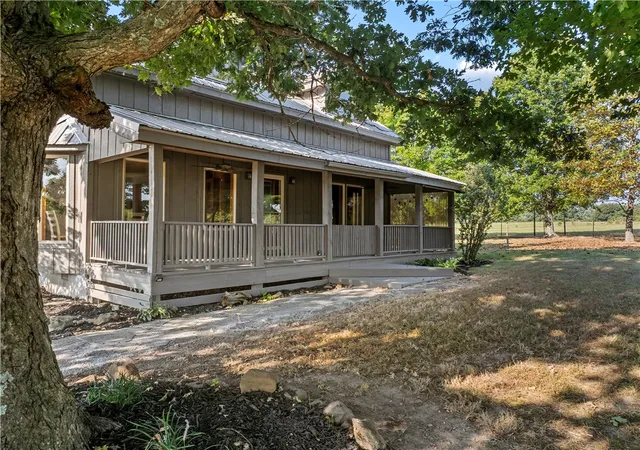 Photo 3 of Single family home for sale at 9716 Borland Ln, Harrison, AR 72601 | MLS# 1360527 | Listing updated on 2026-08-31
