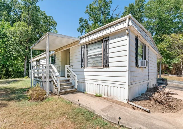 Photo 1 of Manufactured home for sale at 54 Skyline Dr, Bella Vista, AR 72714 | MLS# 1360473 | Listing updated on 2026-09-09