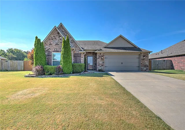Photo 1 of Single family home for sale at 12889 Canopy Oaks Dr, Farmington, AR 72730 | MLS# 1360567 | Listing updated on 2026-08-31