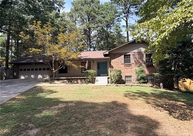 Photo 1 of Sale Pending at 301 Racquet Run, Harrison, AR 72601 | MLS# 1360570 | Listing updated on 2026-09-05