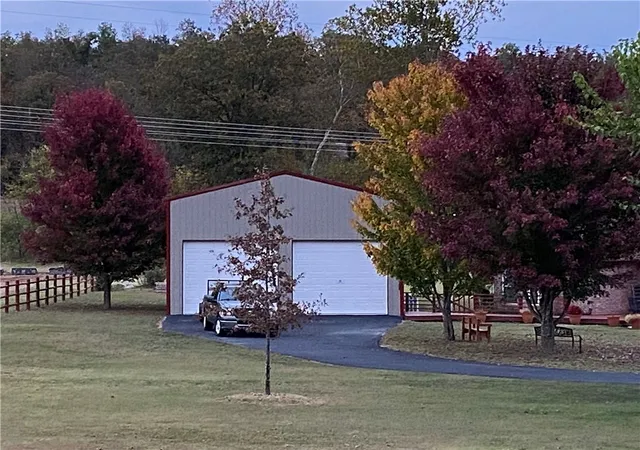 Photo 3 of Single family home for sale at 14348 Springtown Rd, Siloam Springs, AR 72761 | MLS# 1360673 | Listing updated on 2026-09-02