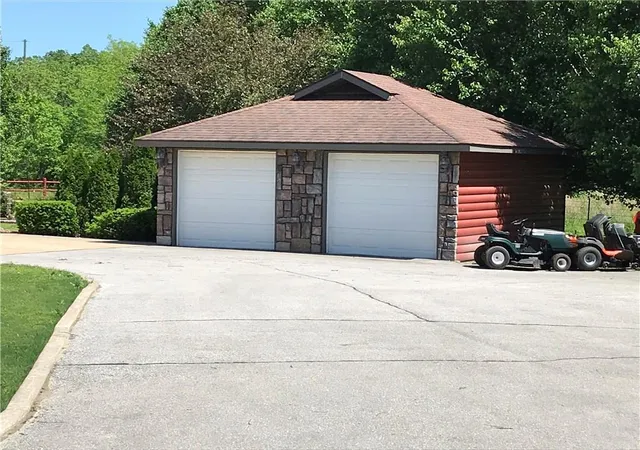 Photo 3 of Single family home for sale at 14348 Springtown Rd, Siloam Springs, AR 72761 | MLS# 1360673 | Listing updated on 2026-10-02