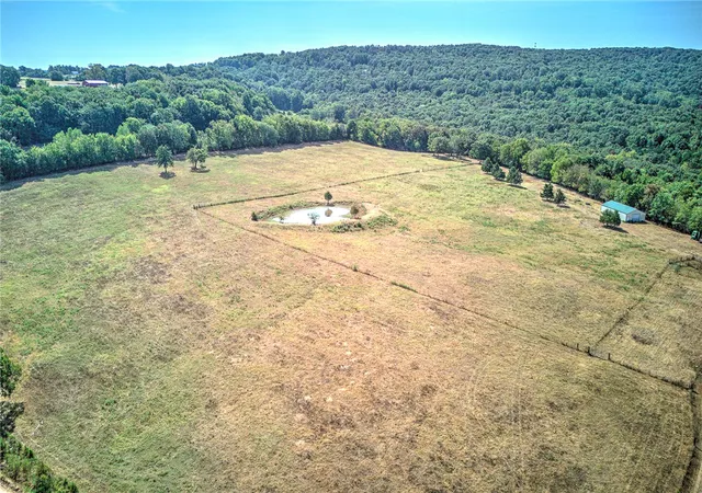 Photo 3 of Single family home for sale at 10153 Hogeye Fire Sta Rd, Fayetteville, AR 72701 | MLS# 1360681 | Listing updated on 2026-09-14