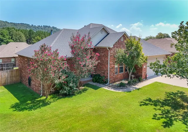 Photo 1 of Single family home for sale at 86 Sunfish Ave, Russellville, AR 72802 | MLS# 1360684 | Listing updated on 2026-09-01