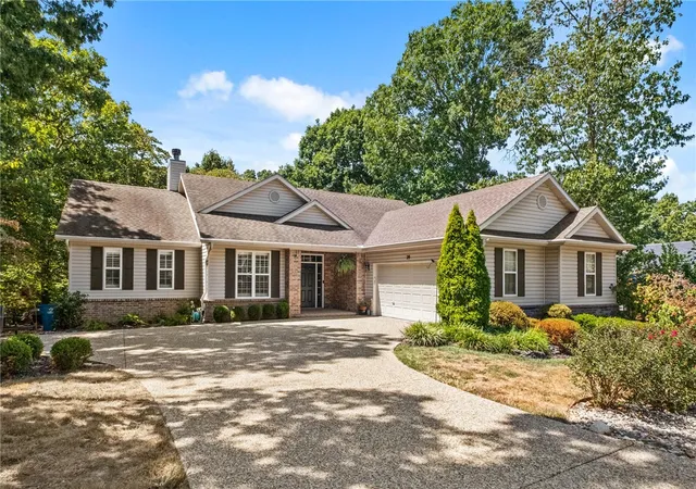 Photo 1 of Single family home for sale at 29 Monikie Dr, Bella Vista, AR 72715 | MLS# 1360646 | Listing updated on 2026-09-14