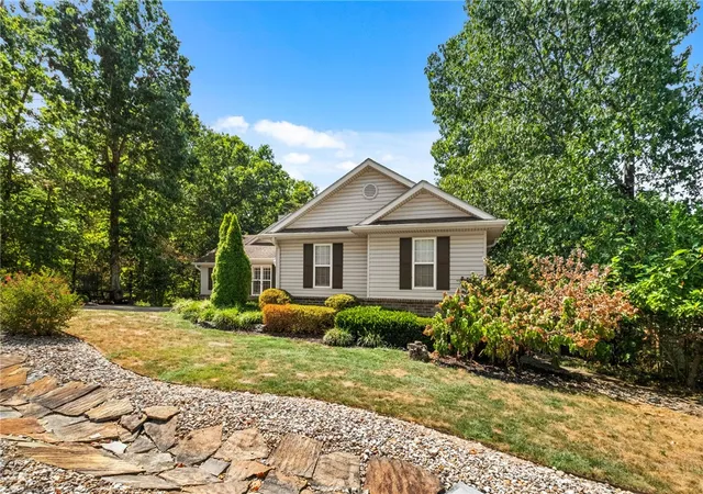 Photo 2 of Single family home for sale at 29 Monikie Dr, Bella Vista, AR 72715 | MLS# 1360646 | Listing updated on 2026-09-14