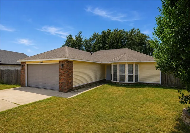 Photo 2 of Sale Pending at 1506 Moody Ln, Springdale, AR 72764 | MLS# 1360609 | Listing updated on 2026-09-22