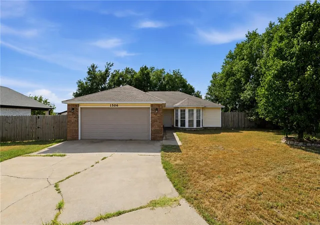 Photo 3 of Sale Pending at 1506 Moody Ln, Springdale, AR 72764 | MLS# 1360609 | Listing updated on 2026-09-22