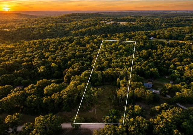 Land for sale at 4.05 Acres Beaver Holw Rd, Garfield, AR 72732 | MLS# 1360589