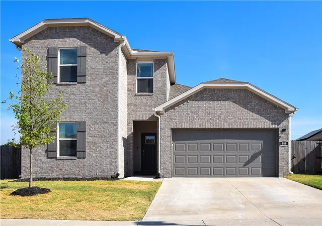 Photo 1 of Single family home for sale at 909 W Cottonwood St, Rogers, AR 72758 | MLS# 1360676 | Listing updated on 2026-09-02
