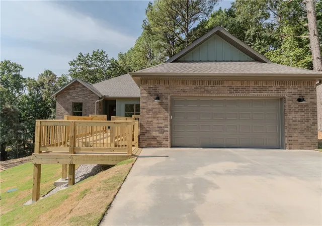 Photo 1 of Single family home for sale at 4 Cyrus Ln, Bella Vista, AR 72715 | MLS# 1360418 | Listing updated on 2026-09-01