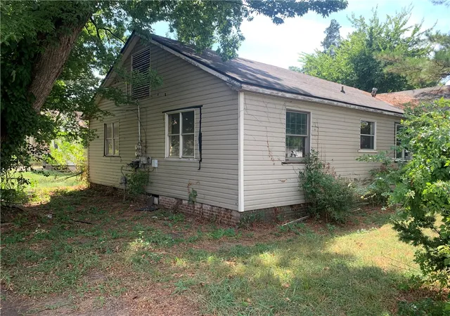 Photo 2 of House for sale at 1101 S - 1103 20th St, Fort Smith, AR 72901 | MLS# 1360660 | Listing updated on 2026-09-04