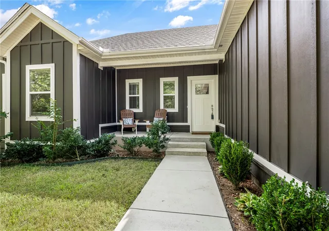 Photo 2 of Single family home for sale at 38 Ramsey Dr, Bella Vista, AR 72714 | MLS# 1359806 | Listing updated on 2026-09-13