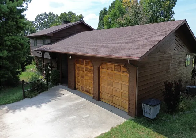 Photo 3 of Single family home for sale at 17984 State Hwy 248, Cassville, MO 65625 | MLS# 1360616 | Listing updated on 2026-09-16