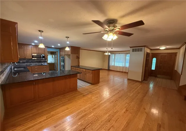 Photo 3 of Single family home for sale at 17984 State Hwy 248, Cassville, MO 65625 | MLS# 1360616 | Listing updated on 2026-09-16