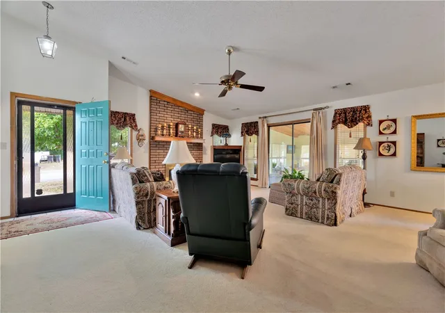 Photo 4 of Single family home for sale at 301 Edmondson Ave, Springdale, AR 72764 | MLS# 1360710 | Listing updated on 2026-09-02