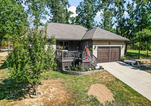 Photo 3 of Sale Pending at 4 Bempton Ln, Bella Vista, AR 72715 | MLS# 1360605 | Listing updated on 2026-09-10