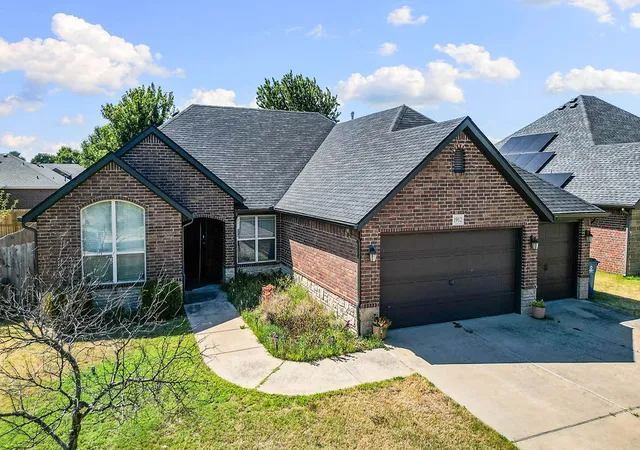 Photo 1 of Single family home for sale at 1912 Sw Cypress St, Bentonville, AR 72713 | MLS# 1360576 | Listing updated on 2026-10-01