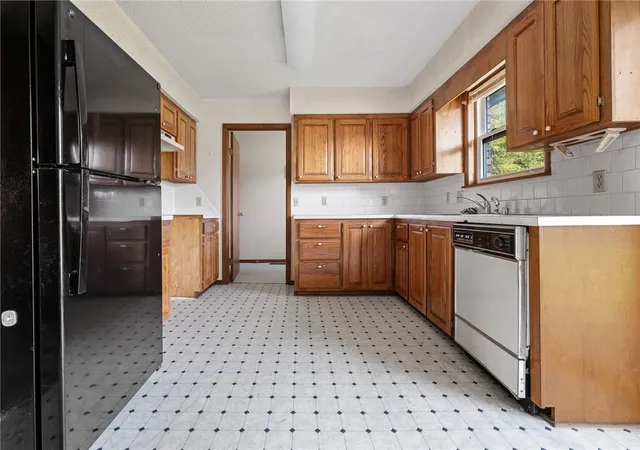 Photo 2 of Sale Pending at 105 Nancy St, Harrison, AR 72601 | MLS# 1360749 | Listing updated on 2026-09-07